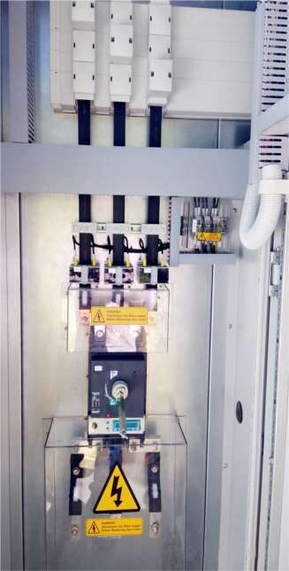 Air circuit breaker incomer with busbar risers and cable terminations